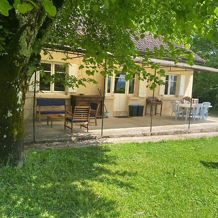 Maison dans écrin de verdure en Périgord noir Saint-Cyprien  Esterno foto