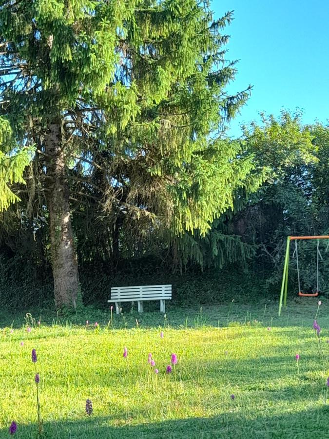 Maison dans écrin de verdure en Périgord noir Saint-Cyprien  Esterno foto