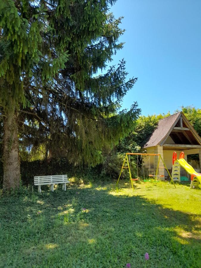 Maison dans écrin de verdure en Périgord noir Saint-Cyprien  Esterno foto