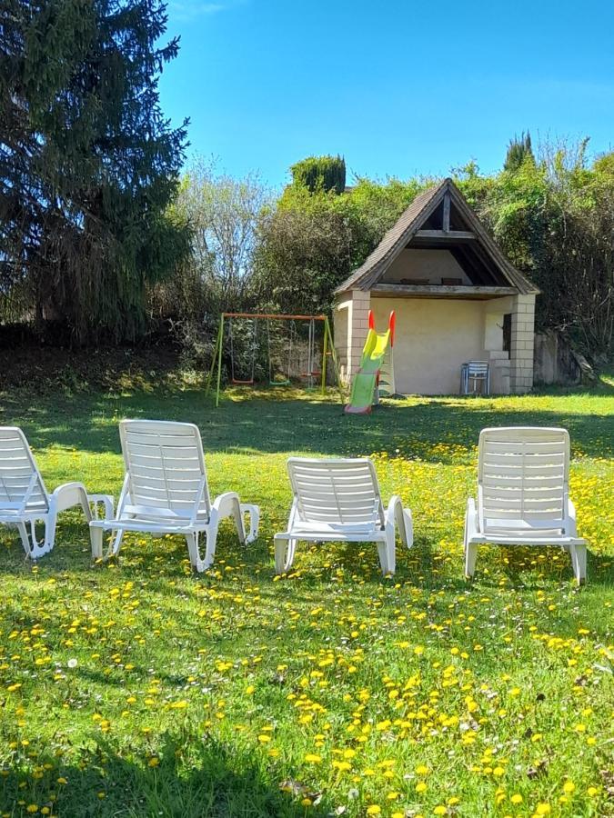 Maison dans écrin de verdure en Périgord noir Saint-Cyprien  Esterno foto